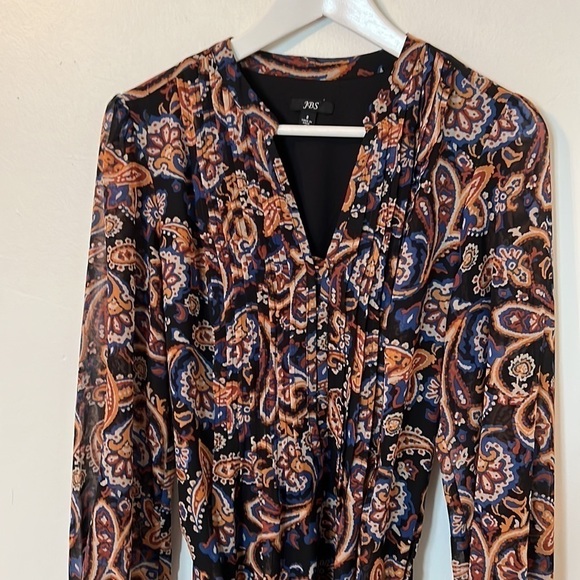 JBS Paisley Long Sleeve Deep V-Neck Dress with Belt at waist size 8 - Picture 2 of 9